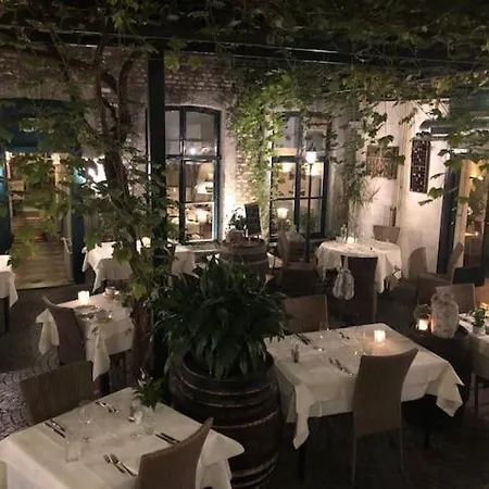 Au Quartier Hotel 3*