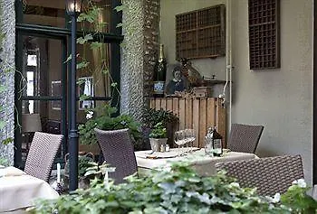 Au Quartier Hotel