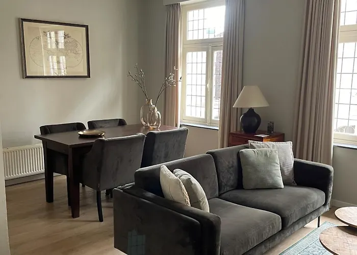 Au Quartier מלון