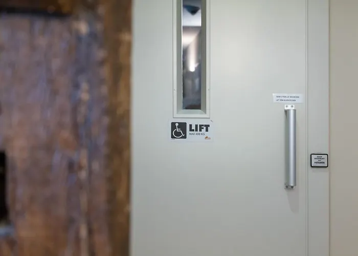 מלון Au Quartier 3*