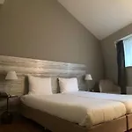 オ カルティエ ホテル