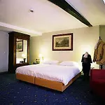 オ カルティエ ホテル 3*