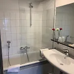 オ カルティエ 3*