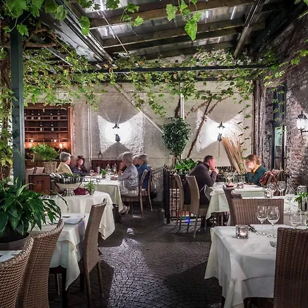 Отель Au Quartier