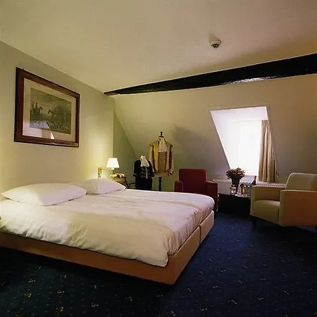 Au Quartier Hotel